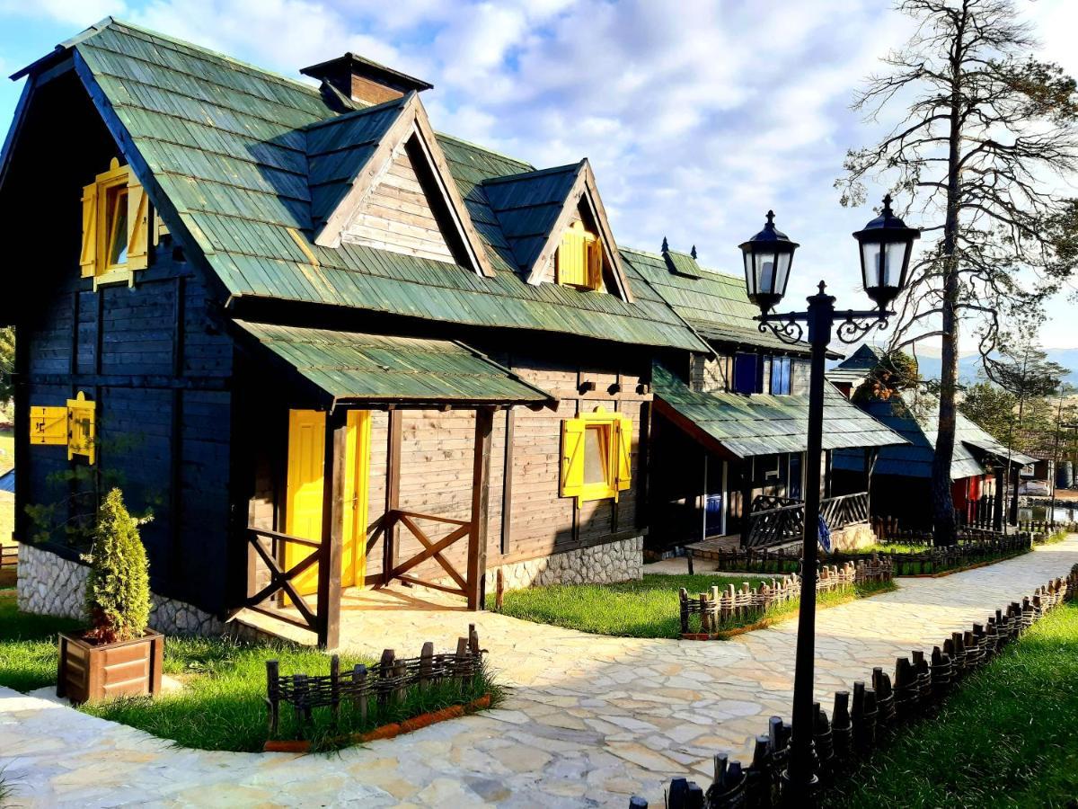 El Paso City, Zlatibor - Unique Wooden Cottages, Treehouse, Wild West Rooms, Accommodation 1-6 People Exterior foto