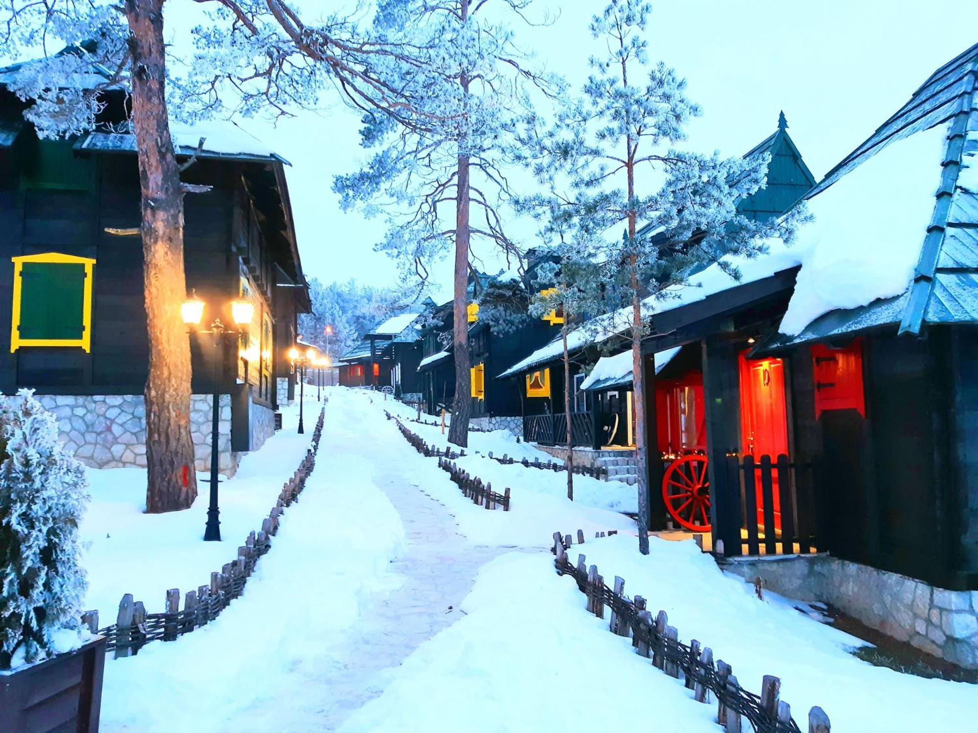 El Paso City, Zlatibor - Unique Wooden Cottages, Treehouse, Wild West Rooms, Accommodation 1-6 People Exterior foto